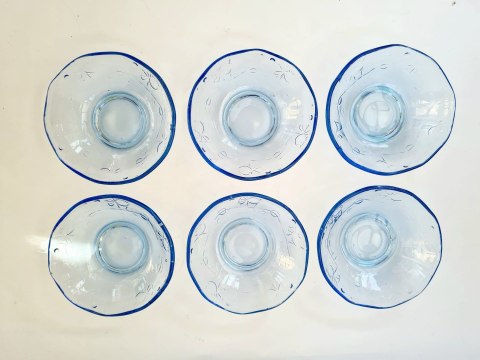 6 niebieskich salaterek w rybki, uroczy vintage z PRL