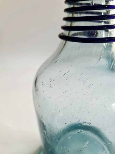 Butla wazon Gerresheimer Glashütte 1974 kobaltowy oplot sygnowana rocznicowa