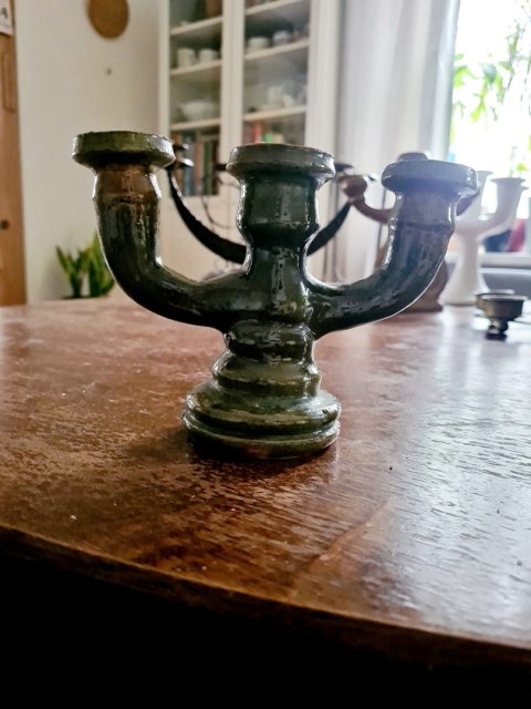 Chałupnik, Iłża trójramienny świecznik ceramiczny, sztuka ludowa