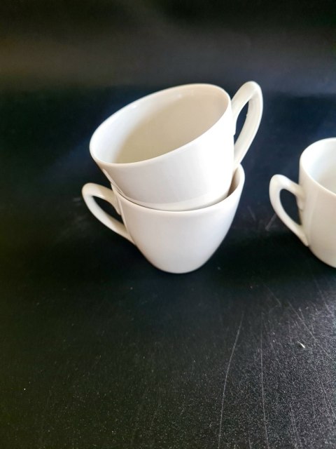 4 Filiżanki ok. 75 ml. serwis Aldona, projekt ok. 1960 r. ZP Chodzież.