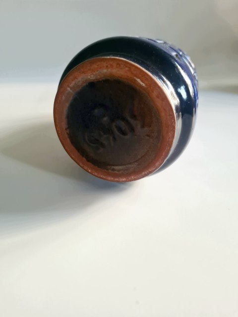 Fata lava ryty wazon kobalt ceramiczny 18 cm, VEB Haldensleben East Germany