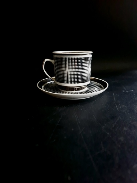 Filiżanka Roman, porcelana w klimacie op-art, E, Renkowski, Chodzież