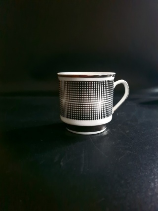 Filiżanka Roman, porcelana w klimacie op-art, E. Renkowski, Chodzież