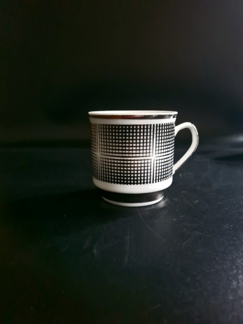 Filiżanka Roman, porcelana w klimacie op-art, E. Renkowski, Chodzież