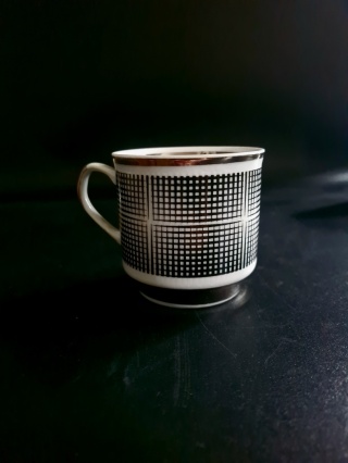 Filiżanka Roman, porcelana w klimacie op-art, E. Renkowski, Chodzież