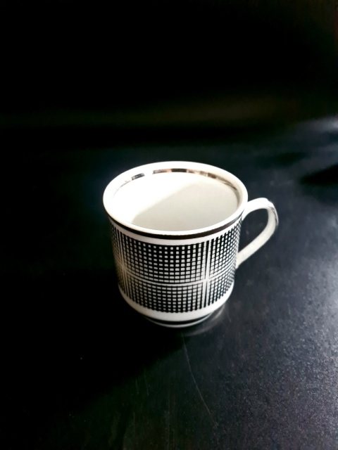 Filiżanka Roman, porcelana w klimacie op-art, E. Renkowski, Chodzież