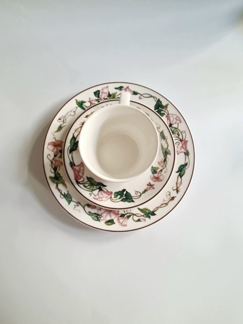 Trio porcelanowe Villeroy & Boch seria Palermo filiżanka powojnik 180 ml