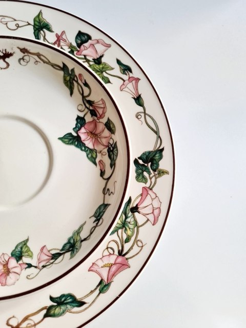 Trio porcelanowe Villeroy & Boch seria Palermo filiżanka powojnik 180 ml