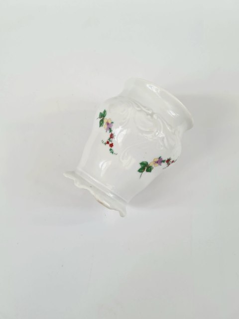Wazonik porcelanowy Wawel z kwiatową dekoracja, reliefy 10 cm