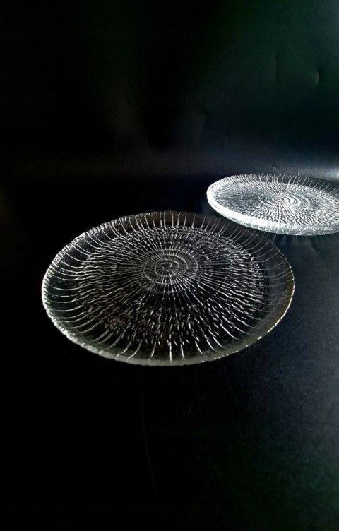 3 szklane talerzyki deserowe ok. 19 cm Arcoroc Ślimak, "spirale" lata 70