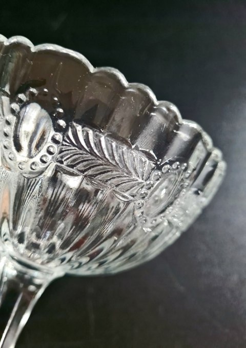Cukiernica Olivia HSG Ząbkowice dekoracja medaliony, kanelowanie design PRL