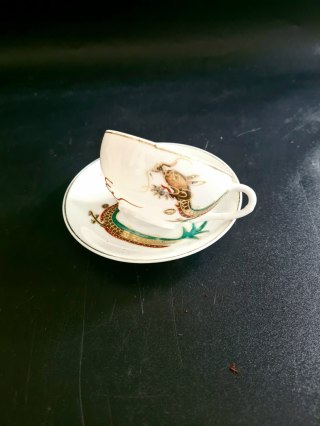 Japonia filiżanka cienkościenna litofania porcelana ok. 100 ml złote smoki