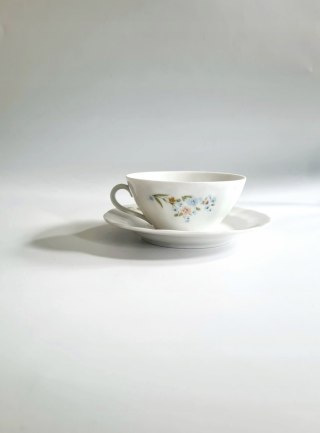 Porcelanowa filiżanka Jimenau powojenna wiosenne kwiatki ok 120 ml