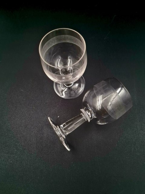 2 małe kieliszki do likieru, gilosz, Europa, pocz. XX w., 75 ml unikalne