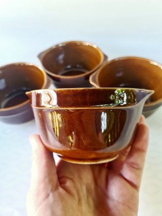 4 bulionówki z Mirostowic, 300 ml, PRL, ciemny brąz A. Sadulski klasyk