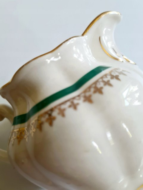Chodzież porcelanowy, mały uroczy mlecznik, stara sygnatura