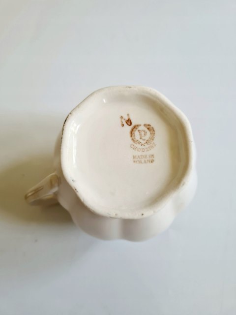 Chodzież porcelanowy, mały uroczy mlecznik, stara sygnatura