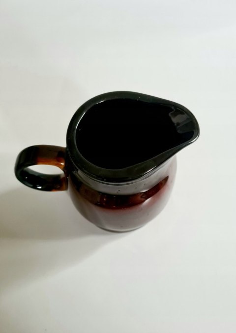 Elegancki brązowy mlecznik porcelit Pruszków PRL 250 ml