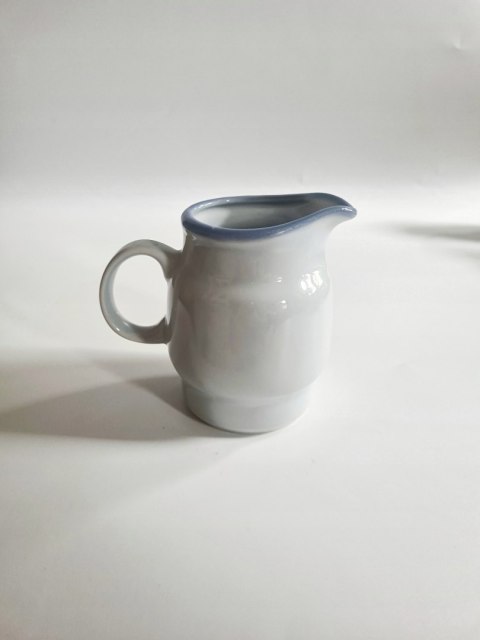 Elegancki szary mlecznik porcelit Pruszków PRL 250 ml