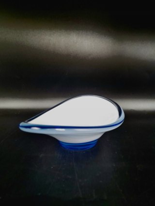 Patera Ikea, Lotta Peterson "Snits" lata 90 śr. 24 cm, mleczna