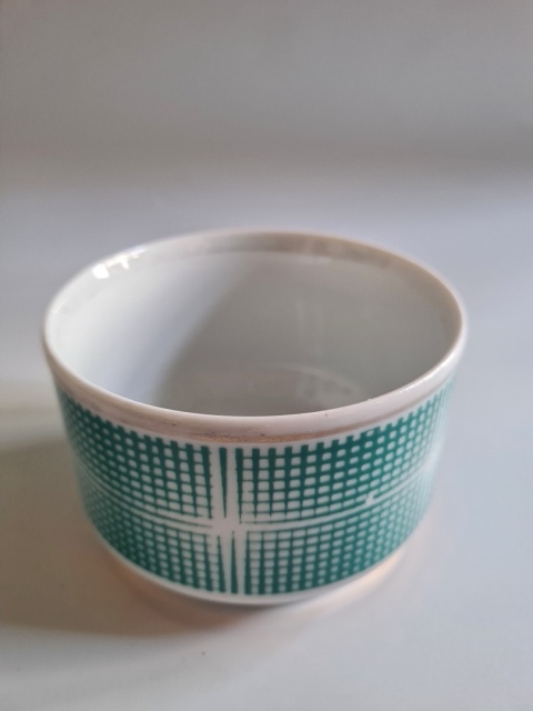 Cukiernica serwis Roman Chodzież, projekt E. Renkowski, zdobienie op-art