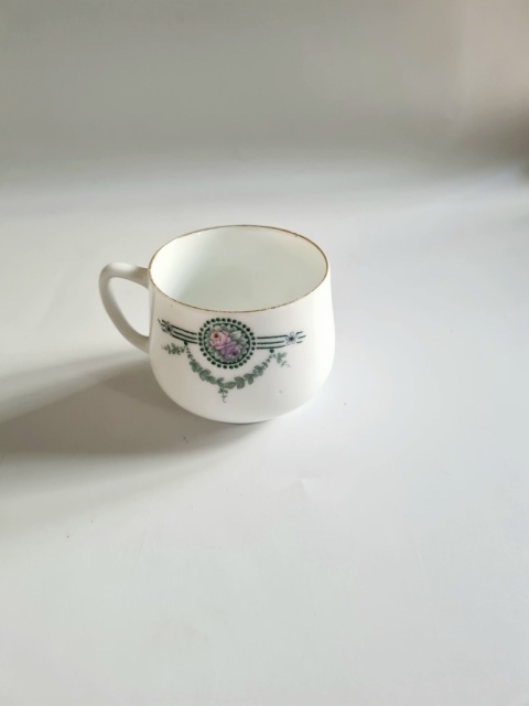 Filiżanka Tirschenreuth 150 ml art-deco kwiaty w medalionie