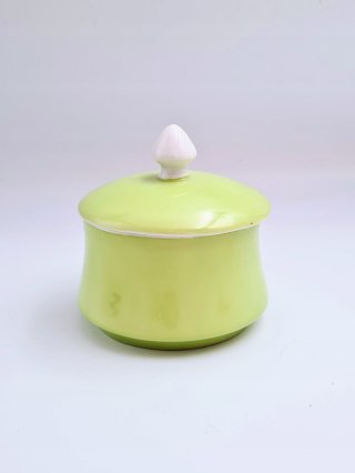 Wałbrzych, limonkowa porcelanowa cukiernica