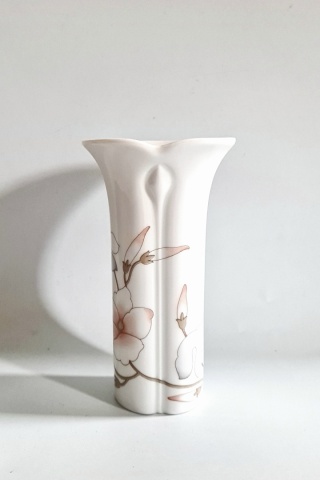 Porcelanowy wazon Rodos Arzberg kwiaty 13 cm subtelności