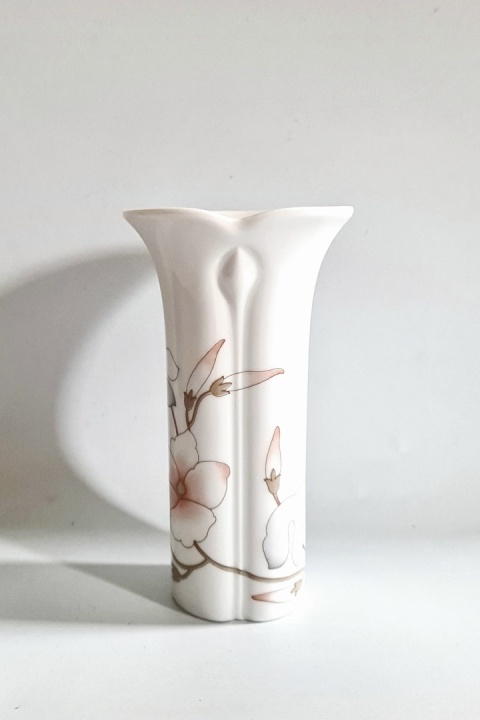 Porcelanowy wazon Rodos Arzberg kwiaty 13 cm subtelności