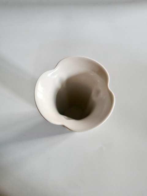 Porcelanowy wazon Rodos Arzberg kwiaty 13 cm subtelności