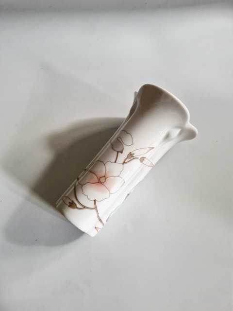 Porcelanowy wazon Rodos Arzberg kwiaty 13 cm subtelności